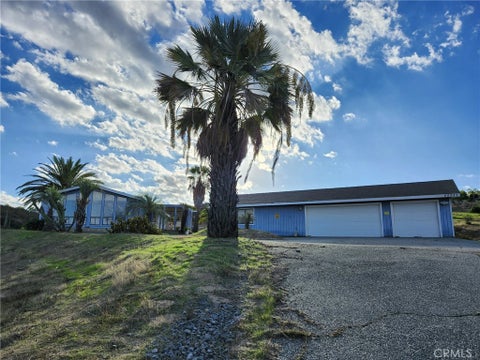 Photo of 40335 Calle Vecina, Temecula, CA 92592 (MLS # SW26223841)