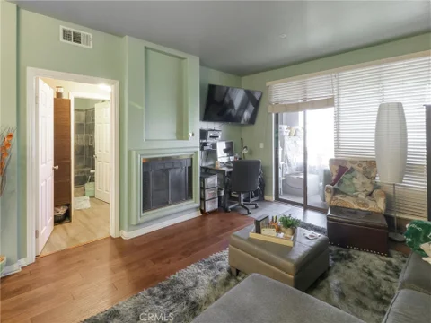 555 Maine Avenue Unit 219, Long Beach, CA 90802 - MLS#: PW26193547