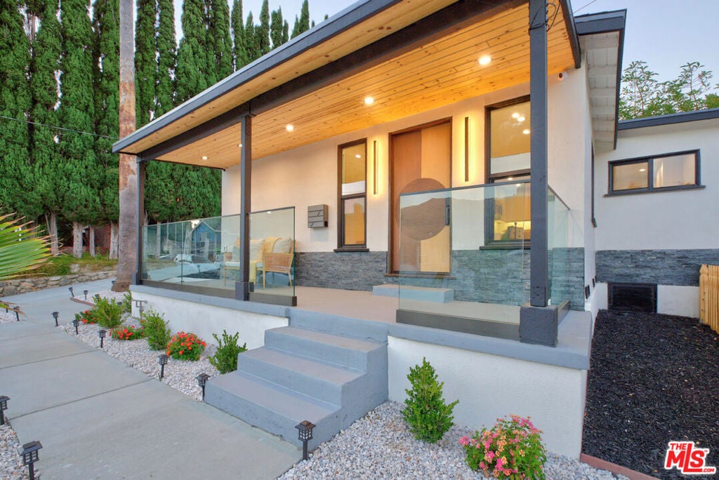 3623 5th Avenue, La Crescenta CA 91214
