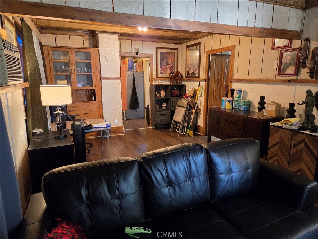 1580 E 45th Street