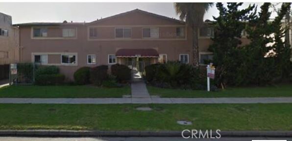 Perfect for three roommates! EASY TO QUALIFY!
Unfurnished, upstairs, 3 bedrooms, 2 Baths, and very quiet location. One year minimum lease. 1-car gated parking, stove, controlled access building, 2 air conditioners, close to Ventura Blvd, easy freeway access. Close to shopping mall, Macy's, Trader Joe's, School, Banks and Ventura Blvd. Millikan Middle School, and Notre Dame High School. Near all freeways! Only $2,695! Manager on site. Available! Pet friendly! Easy to Qualify! Great for three people to share for low rent! Broker/Landlord do not guarantee the accuracy of the square footage, lot size, or other information. Tenant(s) and their agent are encouraged to do their own investigations and verify the information on their own.* Hurry! This won't last! BRAND NEW CARPET AND PAINT!