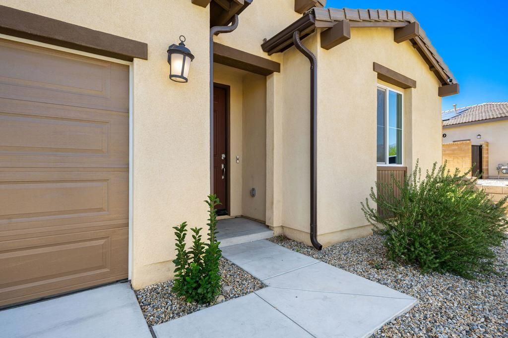Photo of 11689 S Crescent Street, Desert Hot Springs, CA 92240 (MLS # 219137284DA)