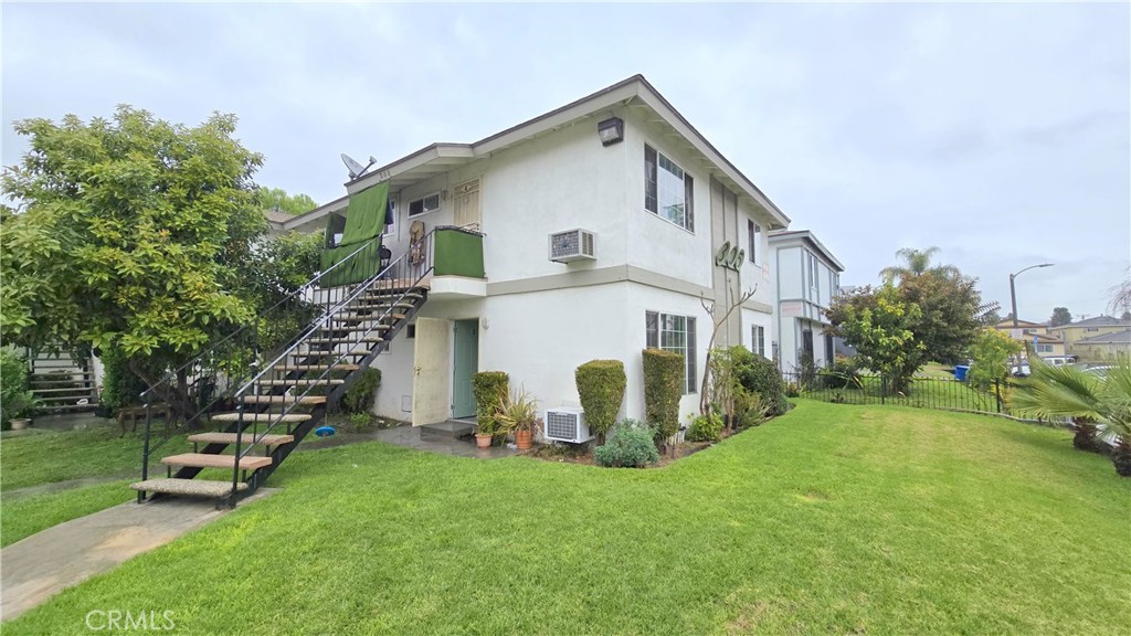 Welcome to 305 Orchid Ln in Pomona, your new centrally located haven! This 3-bed, 2-bath home offers easy access to transportation, dining, restaurants, and much more. This residence boasts an open, light-filled floor plan. Plus, a detached 1-car garage adds convenience. Take your chance to see this unit before it's off the market!