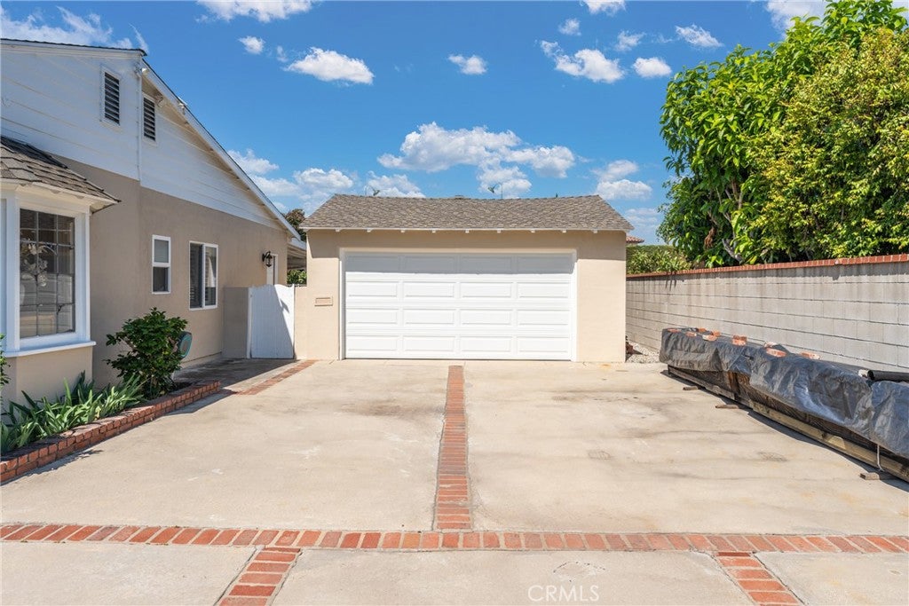 4905 Baldwin