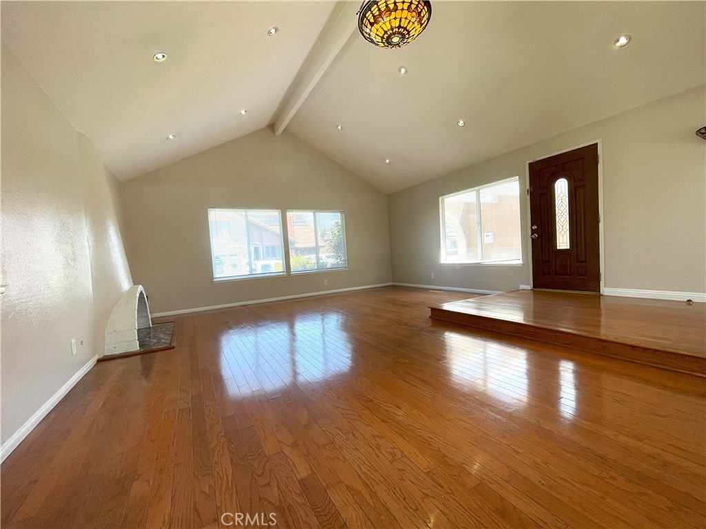4470 Avenida Granada