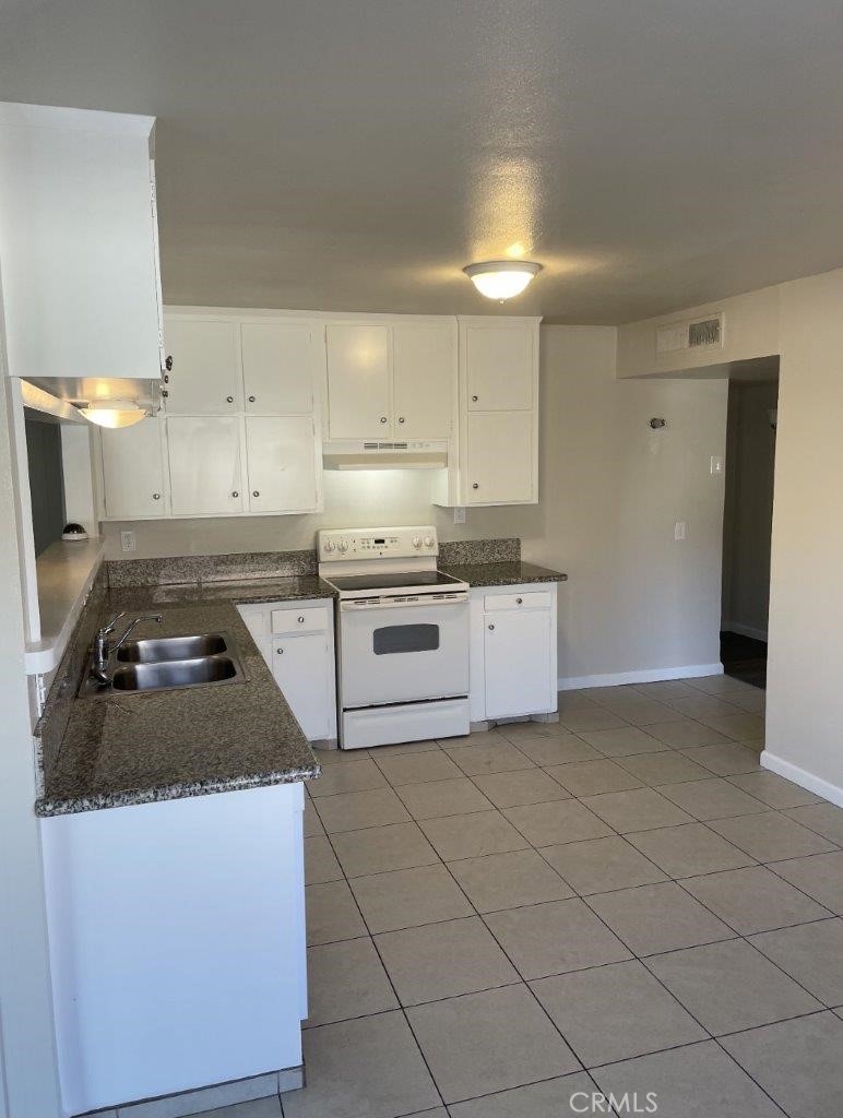 537 W University