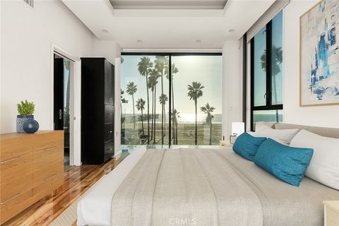 Photo of 3009 Ocean Front Walk, Venice, CA 90291 (MLS # SR25247840) Photo of 3009 Ocean Front Walk, Venice, CA 90291 (MLS # SR25247840)