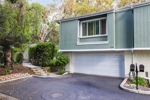 Photo of 936 Hollow Brook LN, Costa Mesa, CA 92626 (MLS # OC26206396)