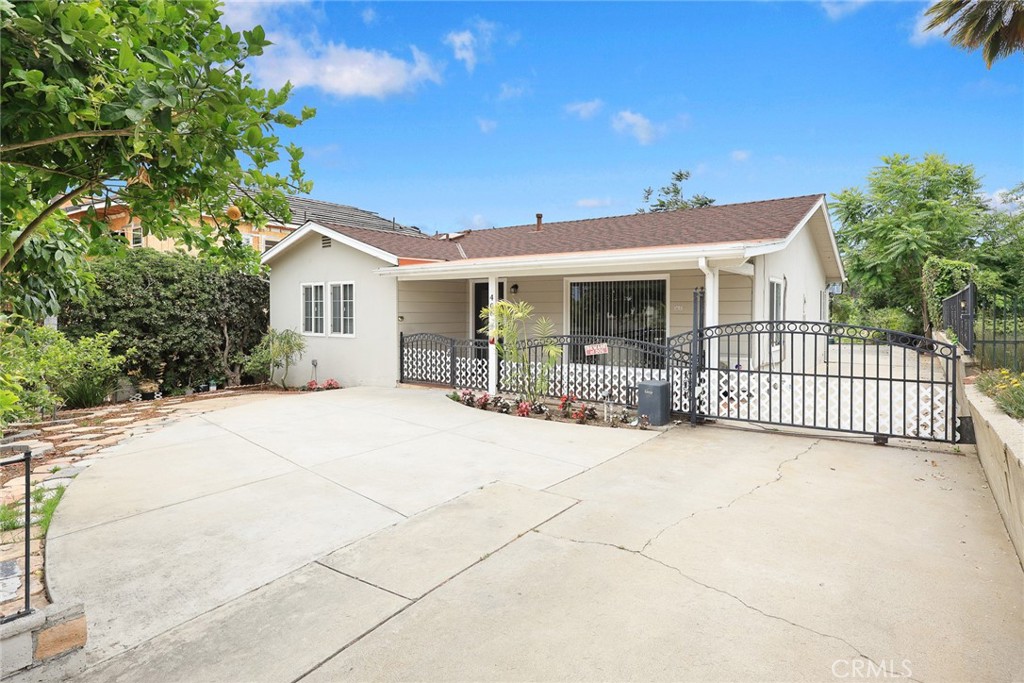 406 E Graves Avenue