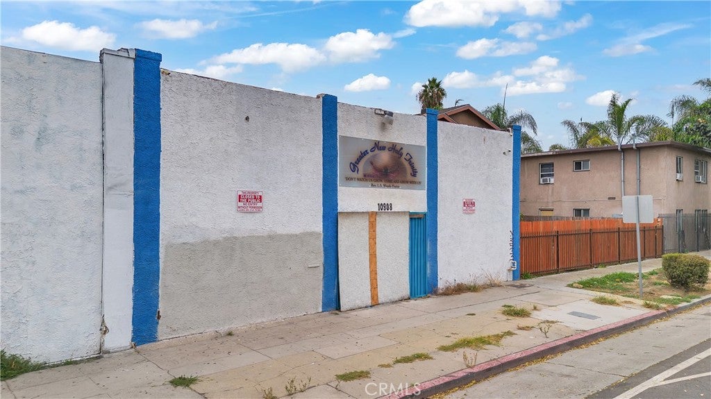 10808 S Broadway