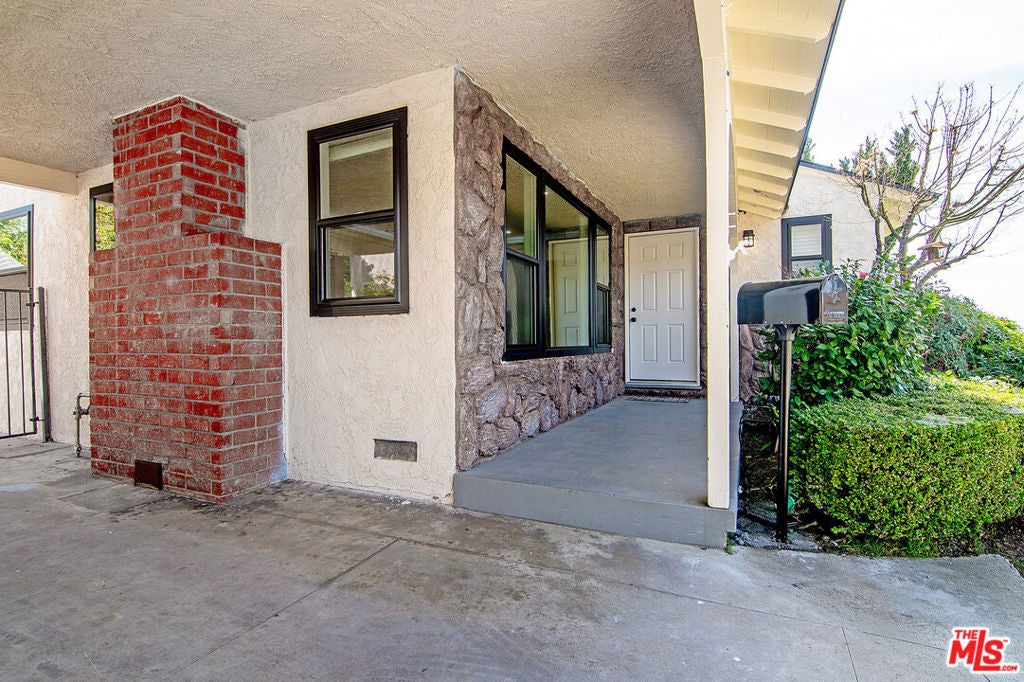 414 University Avenue