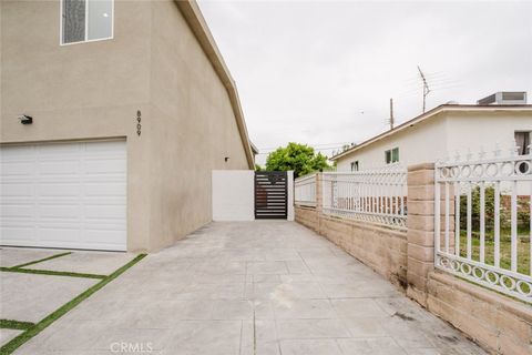 Photo of 8909 Wakefield Avenue, Panorama City, CA 91402 (MLS # SR26133822)