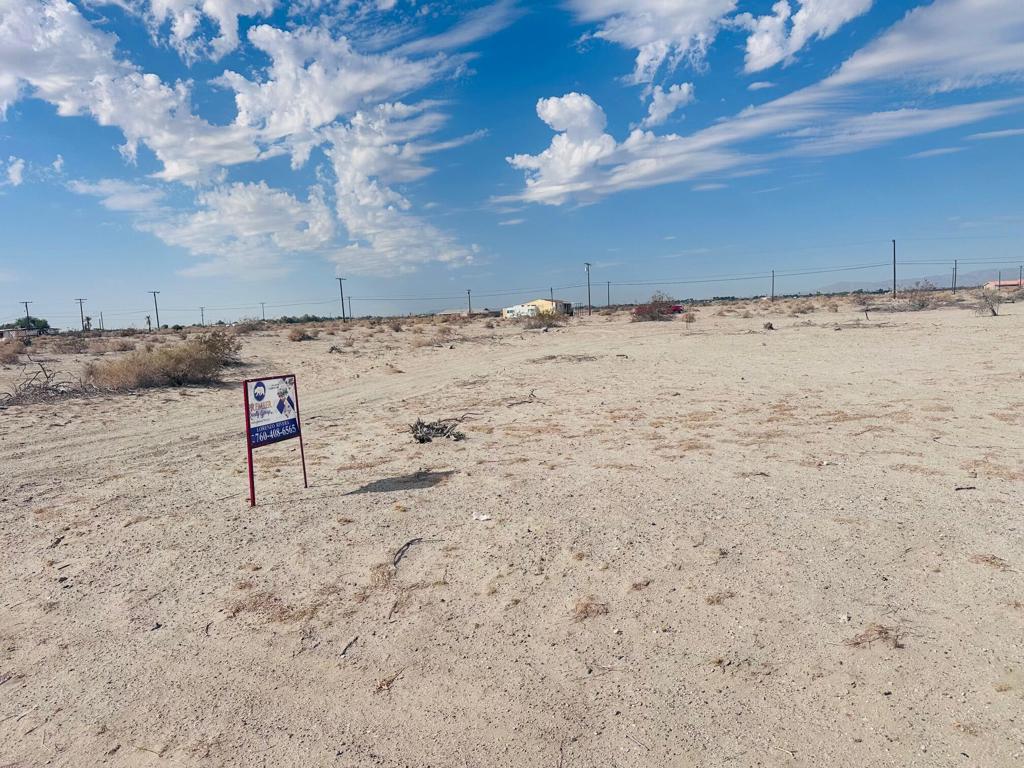 Lot is clean, close to the Motel by the Sea, lot behind is also available for Sale. Look and build your home in there. Many possibilities