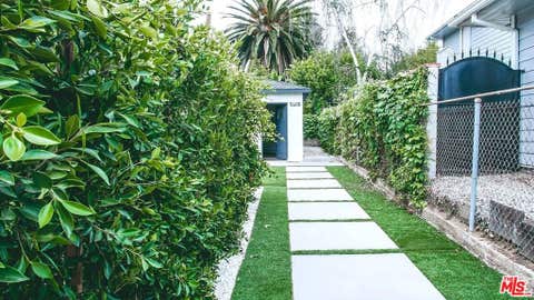 Photo of 5406 Tampa Avenue, Tarzana, CA 91356 (MLS # 26859213)