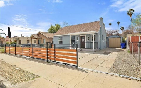 Photo of 2048 Wall AVE, San Bernardino, CA 92404 (MLS # SB26227664)
