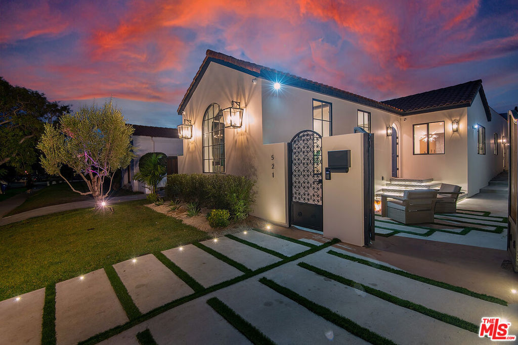 521 N FORMOSA Avenue