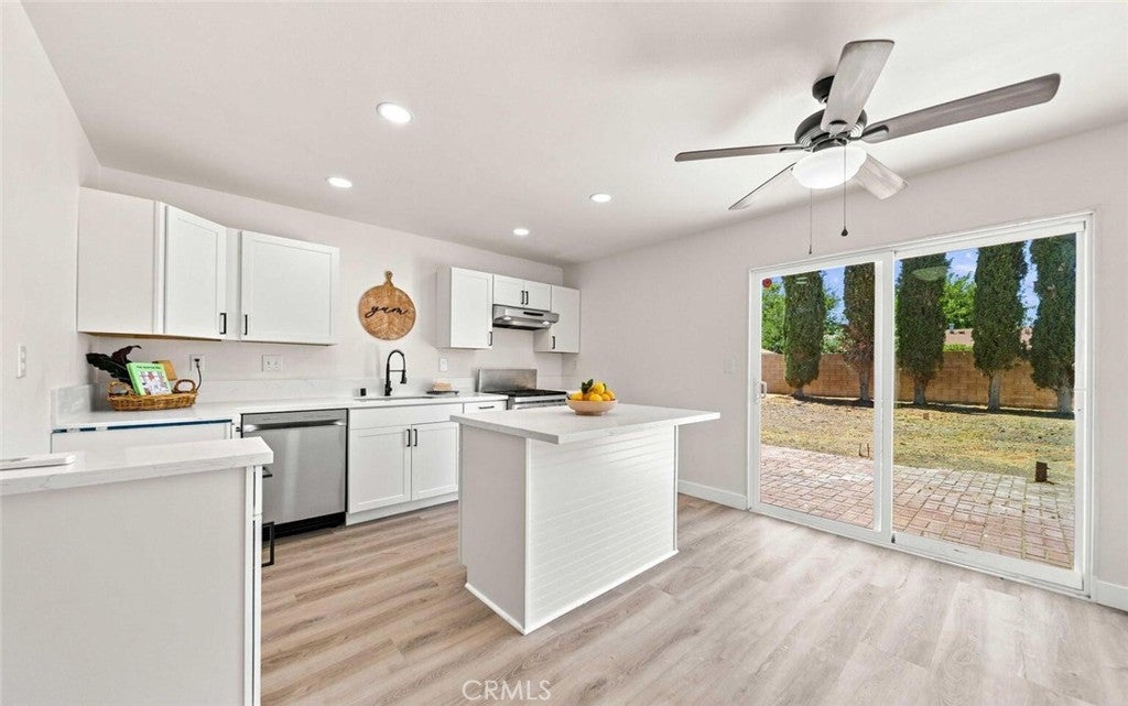 Photo of 43337 Fanchon AVE, Lancaster, CA 93536 (MLS # SR26228491)