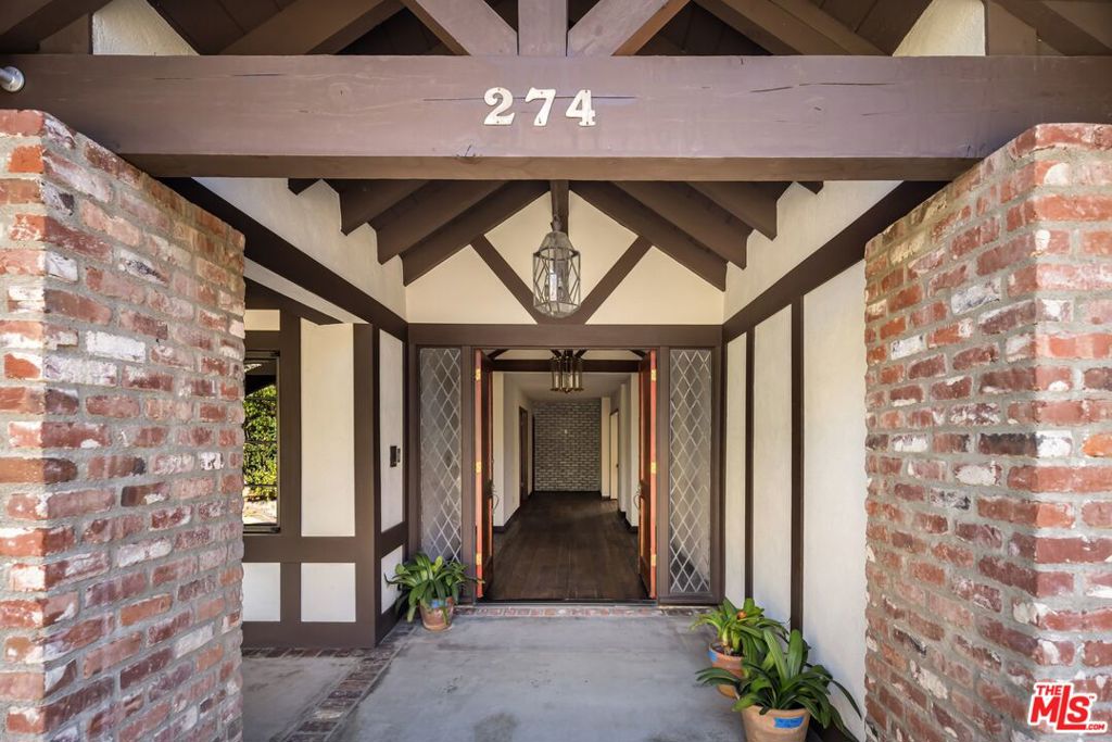 274 N Saltair Avenue