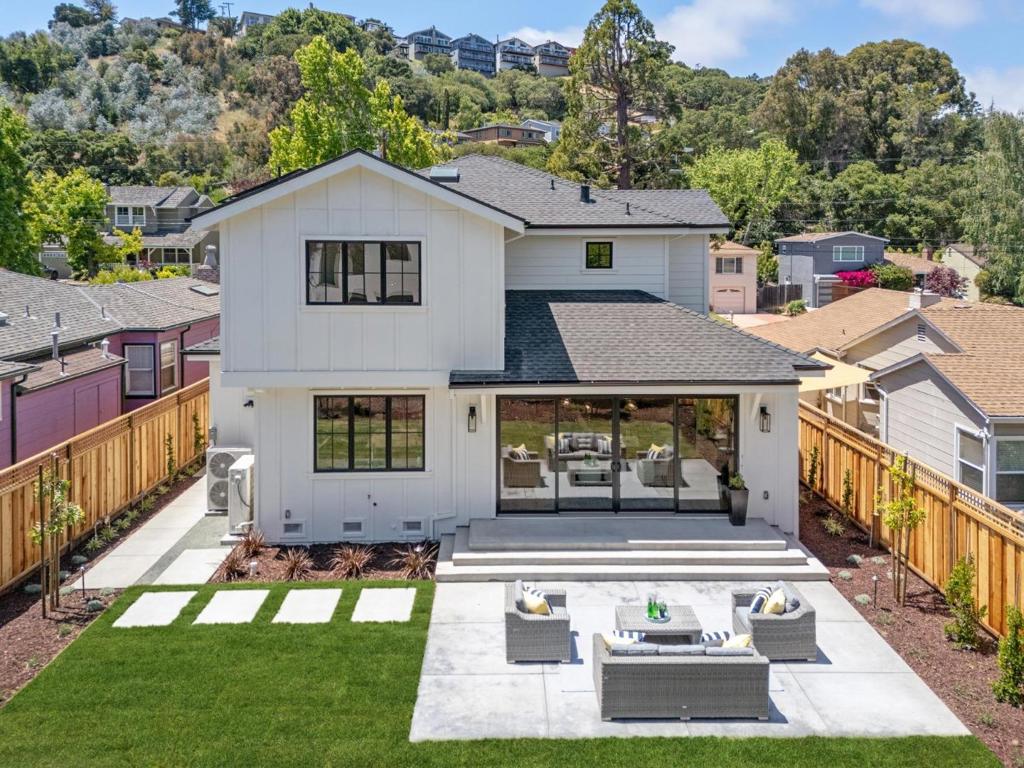 Properties 2 749 Tamarack Avenue