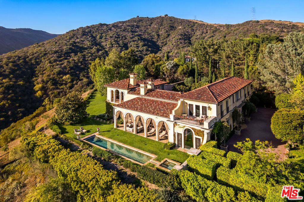 Photo of 12721 Chalon Road, Los Angeles, CA 90049 (MLS # 26646943)