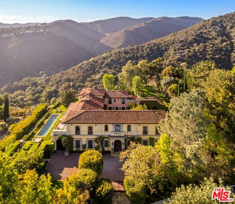 Photo of 12721 Chalon Road, Los Angeles, CA 90049 (MLS # 26646943)