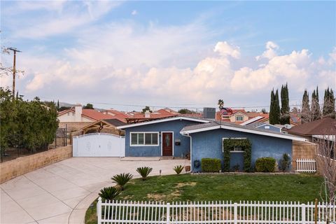 Photo of 38841 Foxholm Drive, Palmdale, CA 93551 (MLS # SR26031218)