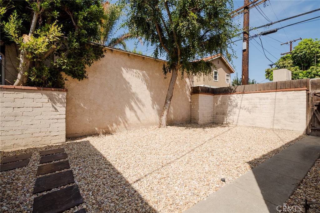 4270 Elenda Street