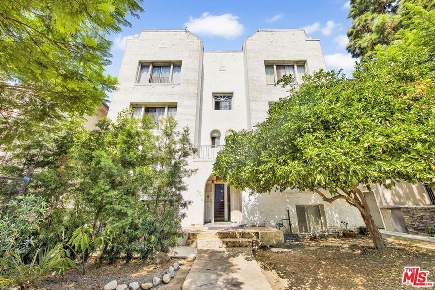 Charming 1920s Art Deco 1BR/1BA in prime Glendale near Americana, Galleria, shops, and freeway access. Private unit with laminate & tile floors, bright living area, and vintage character throughout. All utilities included- electricity, gas, water & trash for easy one-payment living. Street parking only; no A/C(wall heater in process of being installed), or on-site laundry, but close to convenient neighborhood laundromats. Perfect for those seeking classic architecture and walk-able convenience.