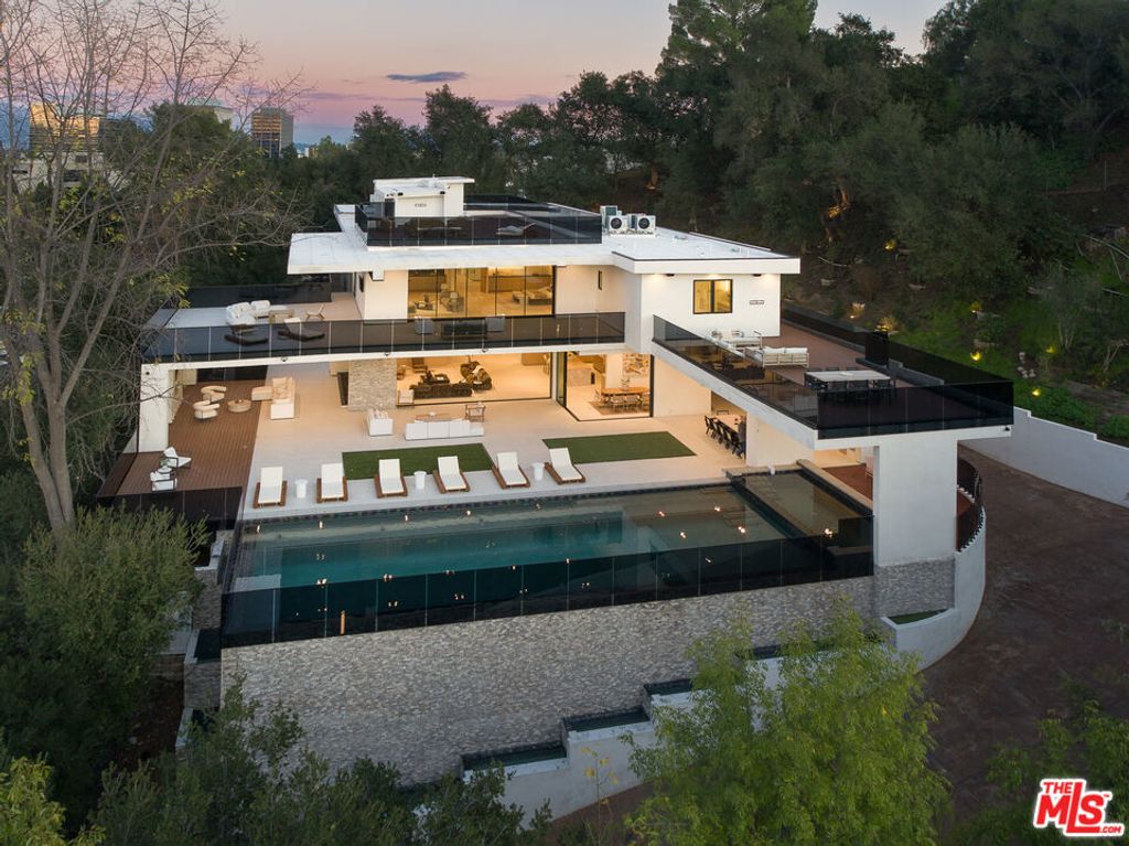 Photo of 4705 Sophia Avenue, Encino, CA 91436 (MLS # 26633097)