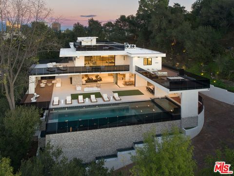 Photo of 4705 Sophia Avenue, Encino, CA 91436 (MLS # 26633097)