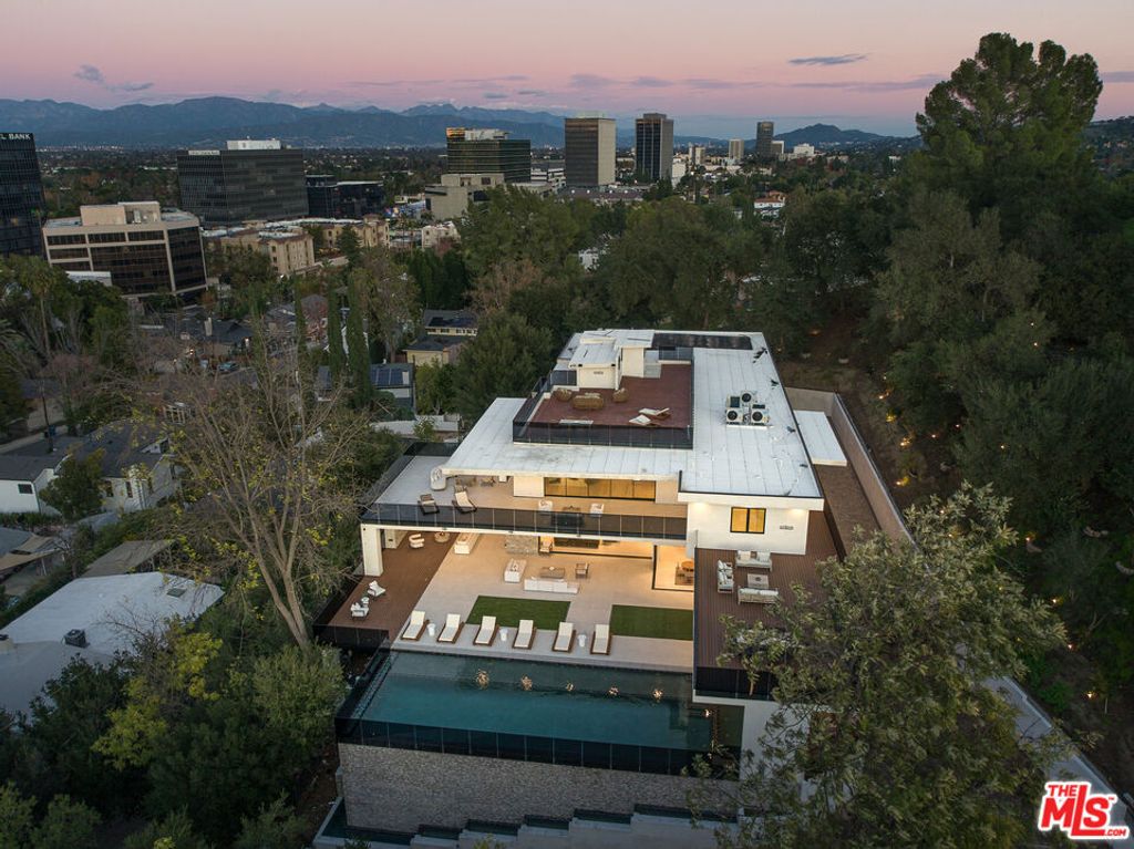 Photo of 4705 Sophia Avenue, Encino, CA 91436 (MLS # 26633097)