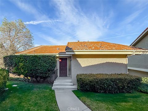 Photo of 230 Via Del Caballo, Oak Park, CA 91377 (MLS # SR26045120)