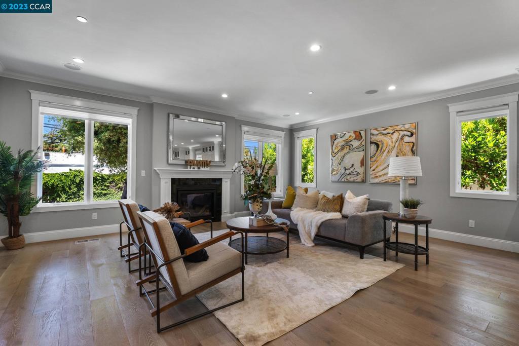 PALO ALTO - Residential