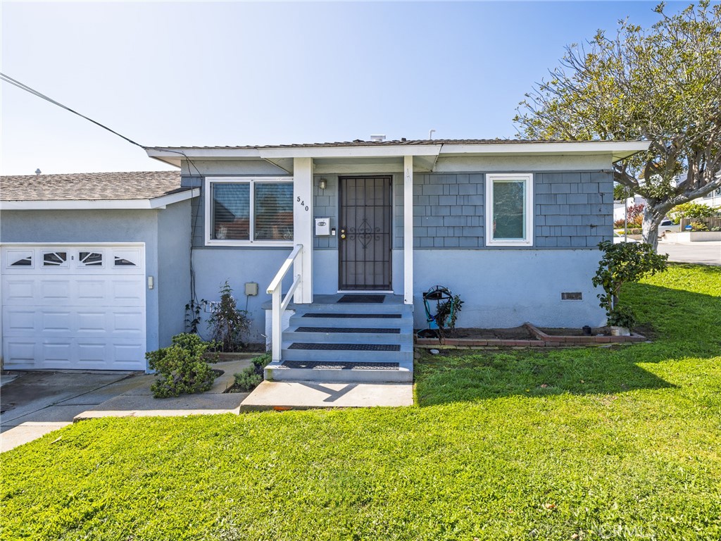 536 W Maple Avenue