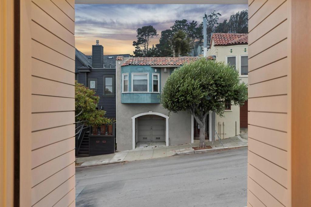 553 Laidley Street