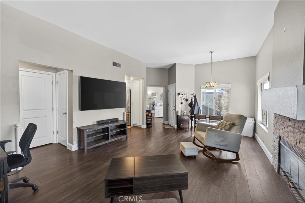 Hillcrest Village (HV) - Residential