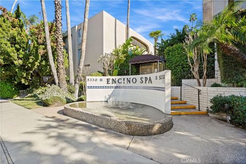 Photo of 5330 Lindley Ave #209, Encino, CA 91316 (MLS # SR26008569)