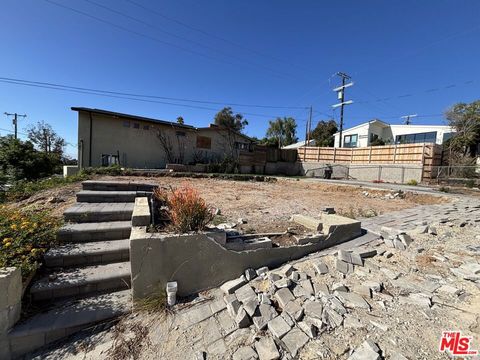 Photo of 16101 Alcima Avenue, Pacific Palisades, CA 90272 (MLS # 25615441)