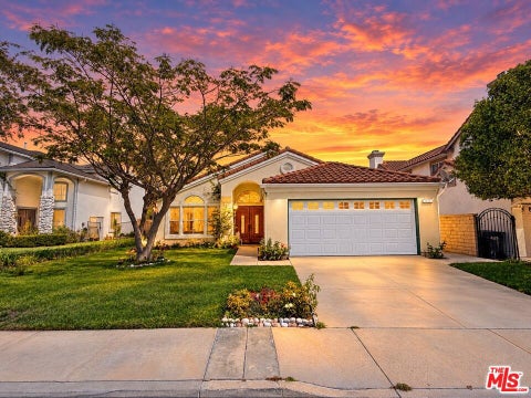 Photo of 1647 Amarelle Street, Thousand Oaks, CA 91320 (MLS # 26993145)