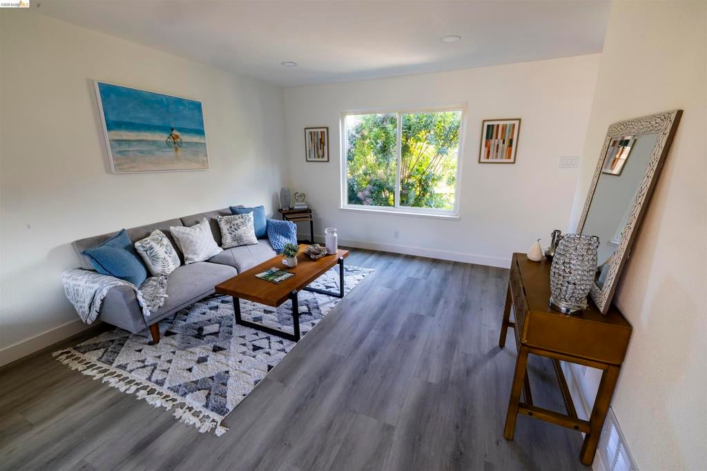 140 El Capitan Ln