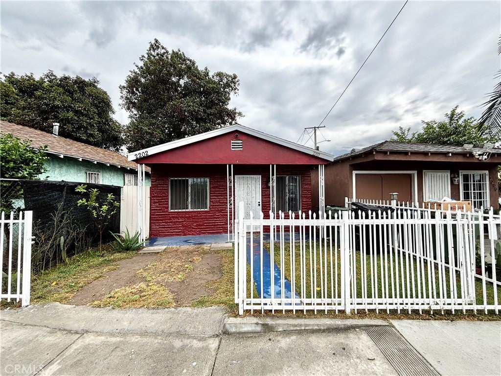2202 E Stockwell ST, Compton CA 90222