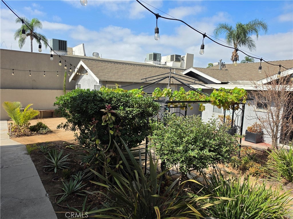 Properties 2 708 N Harbor Boulevard