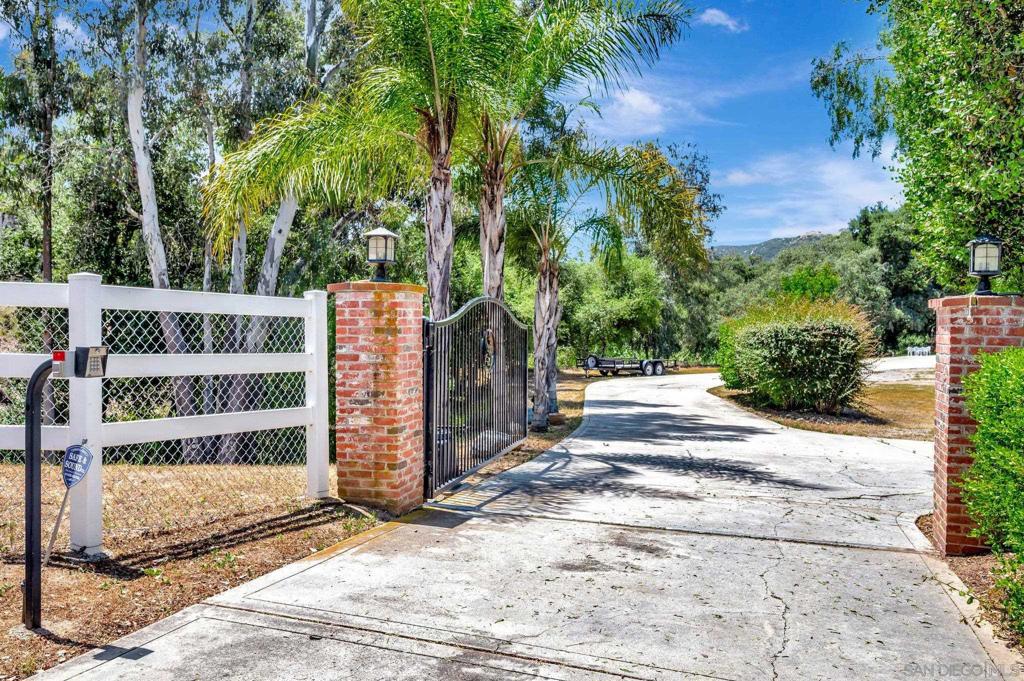 10148 Rayford Dr