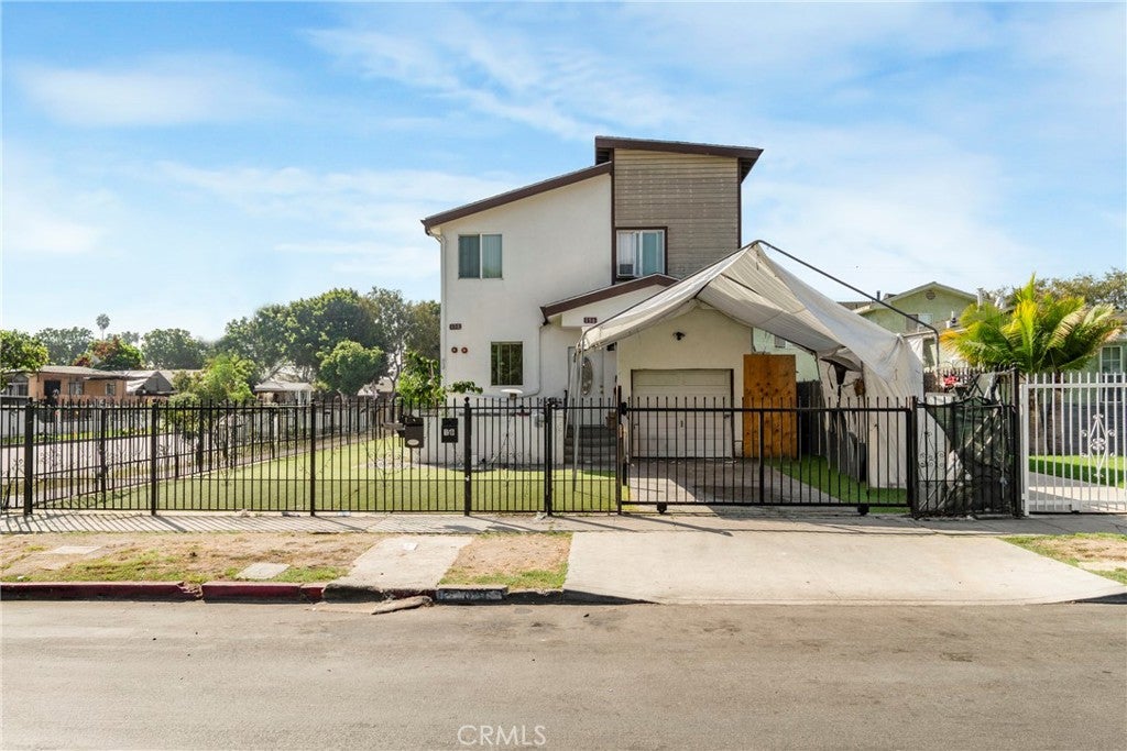 156 E 101st