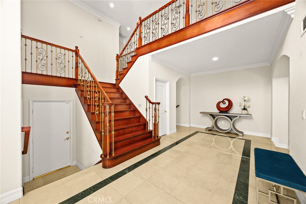 2832 Oak Knoll Drive