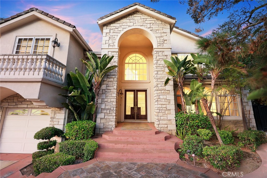 2832 Oak Knoll Drive