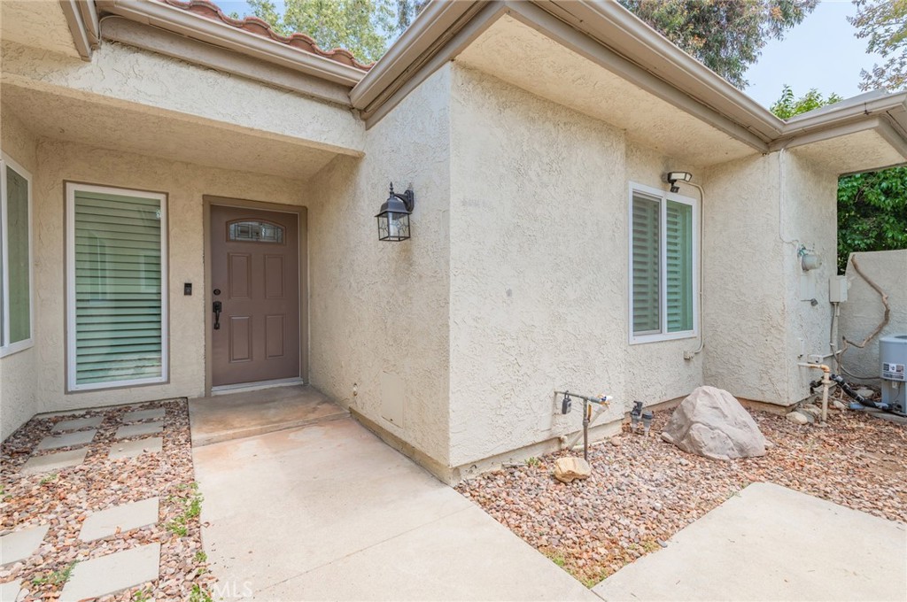411 Champlain Dr