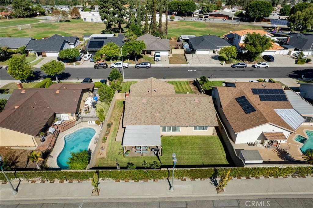 1216 Grossmont