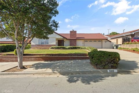 Photo of 1319 Las Lomas Dr, Brea, CA 92821 (MLS # OC26075648)