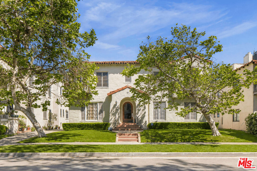 320 N Sycamore Avenue